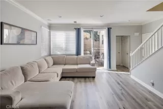 Photo #5: SR26012749 Listing 