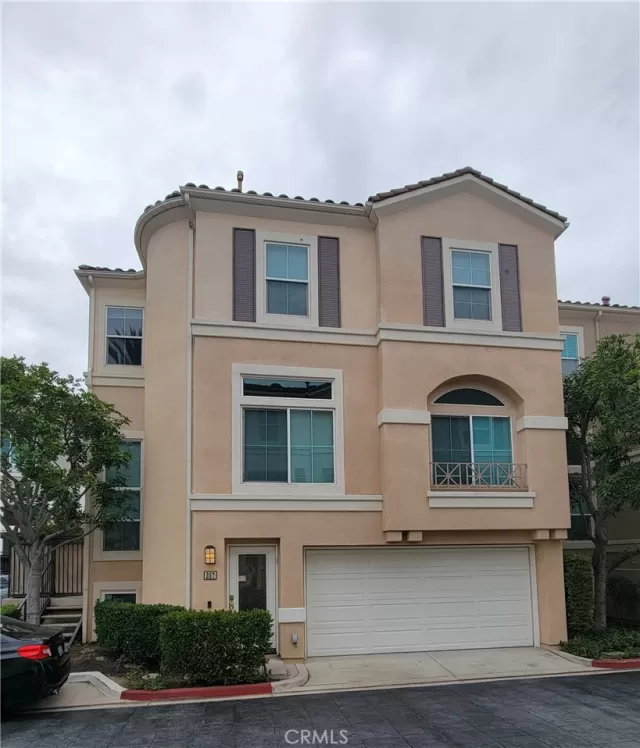 MLS: SW22260767 Condo For Sale