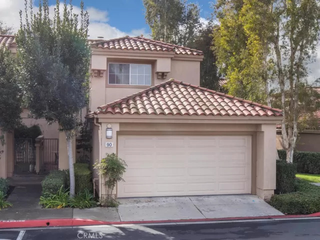 MLS: SW23006572 Condo For Sale