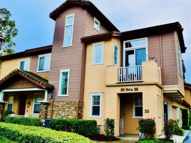 MLS: SW23013148 Condo For Sale