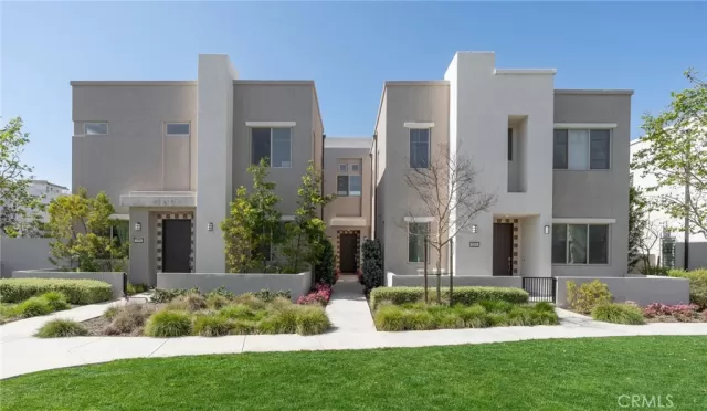 MLS: SW23055791 Condo For Sale