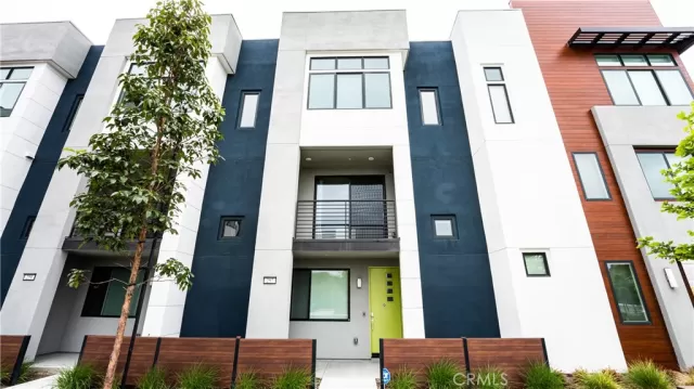 MLS: SW23077821 Condo For Sale