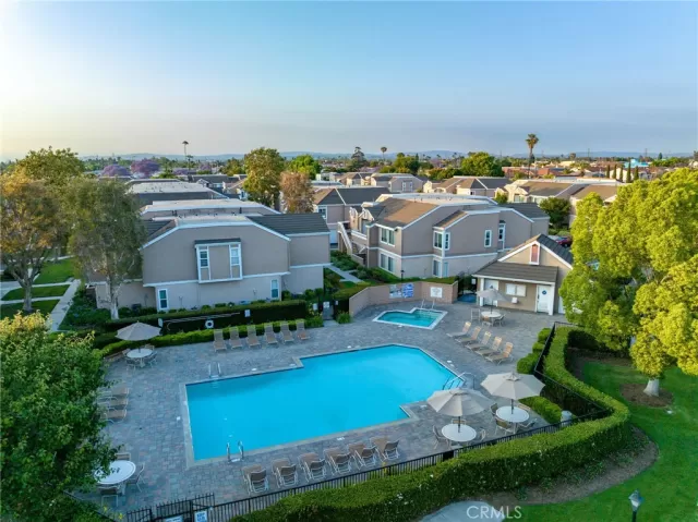 MLS: SW23106296 Condo For Sale