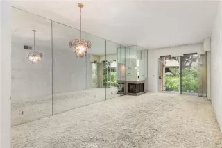 Photo #3: SW23146141 Listing