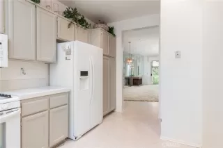 Photo #6: SW23146141 Listing