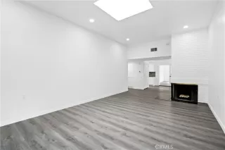 Photo #2: SW23148681 Listing