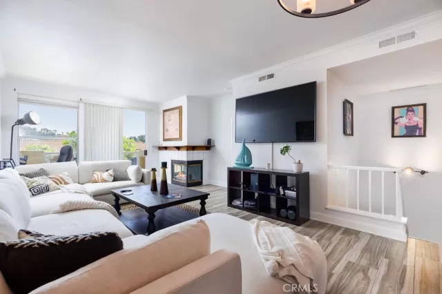 MLS: SW23152298 Condo For Sale