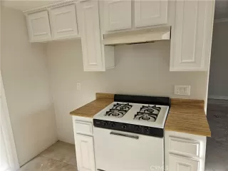 Photo #4: SW23168849 Listing 