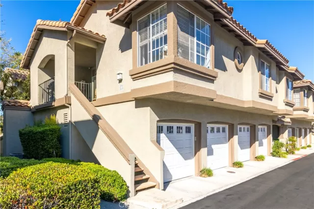 MLS: SW23205343 Condo For Sale