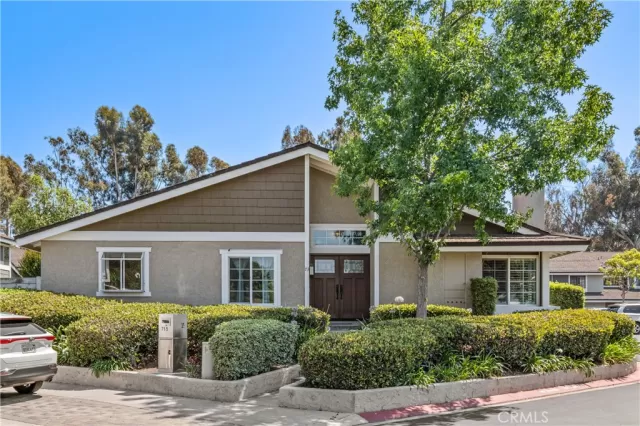 MLS: SW24143158 Condo For Sale