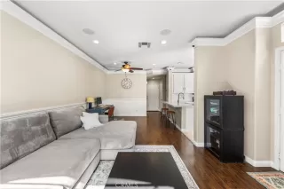 Photo #5: SW24191369 Listing 