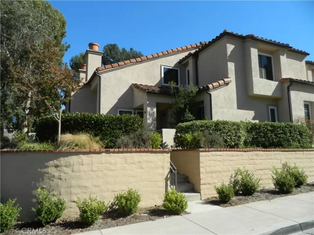 MLS: SW24217913 Condo For Sale