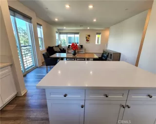 Photo #5: SW25032986 Listing