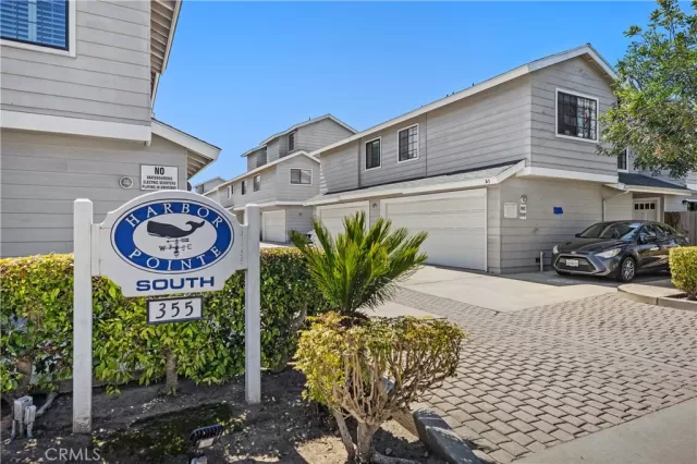 MLS: SW25058273 Condo For Sale