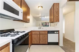 Photo #5: SW25065013 Listing