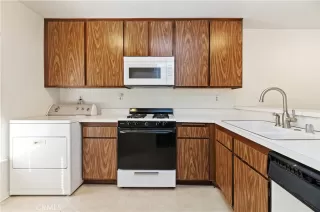 Photo #6: SW25065013 Listing