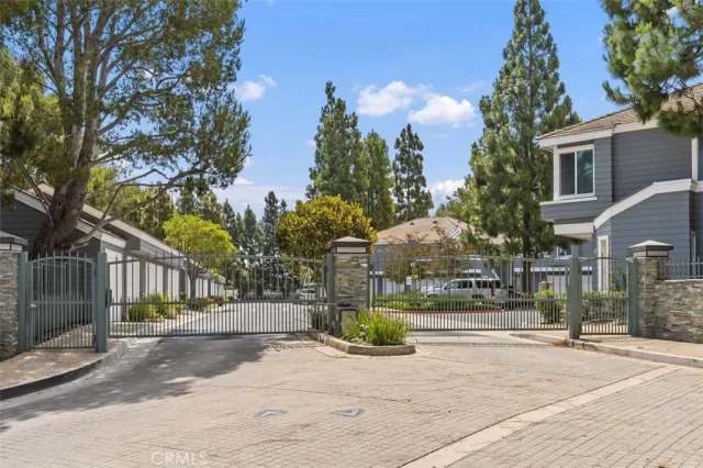 MLS: SW25070211 Condo For Sale