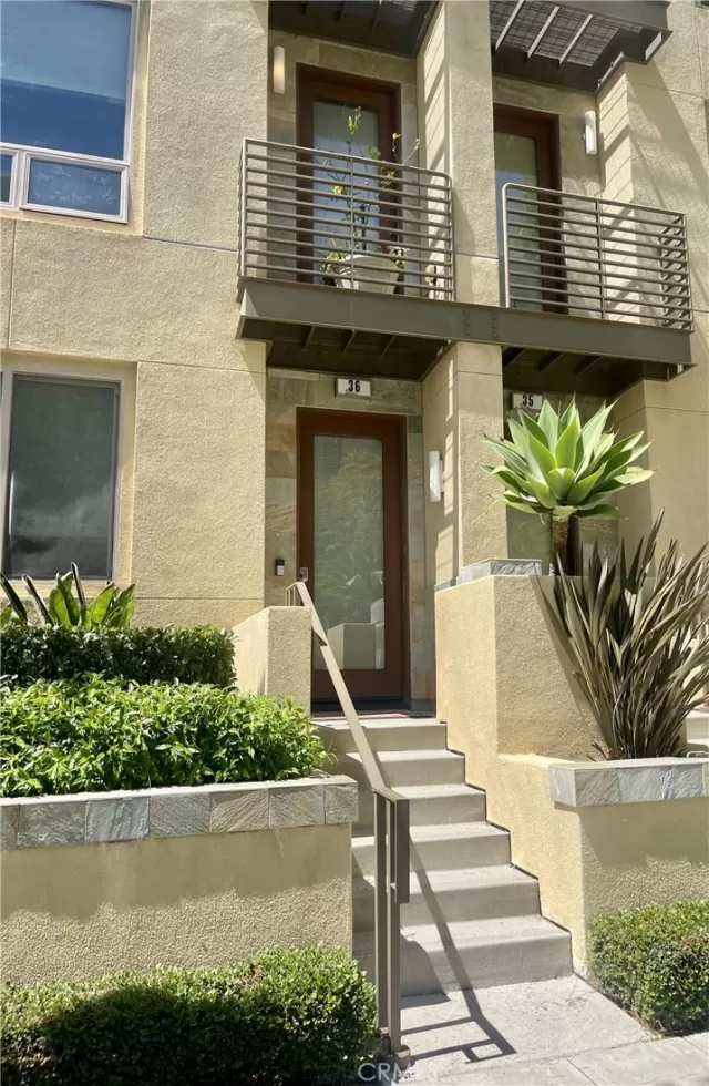 MLS: SW25082961 Condo For Sale