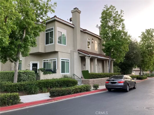 MLS: SW25154490 Condo For Sale