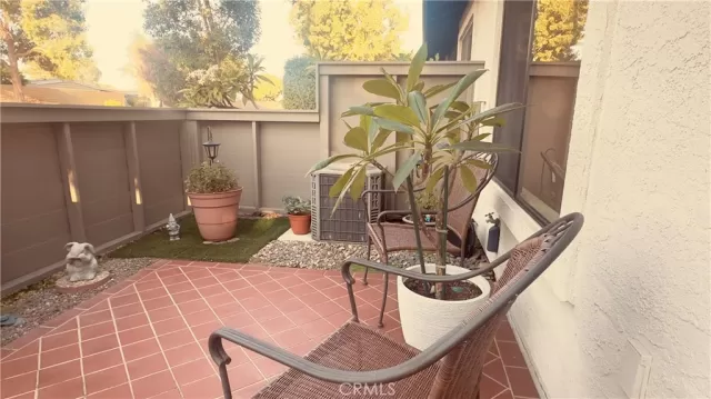 MLS: SW25156564 Condo For Sale