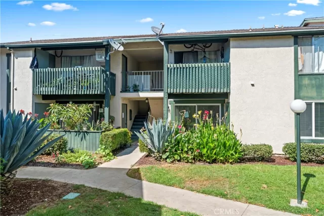 MLS: SW25182211 Condo For Sale