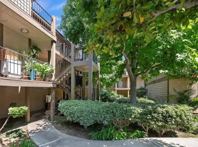 MLS: SW25225358 Condo For Sale