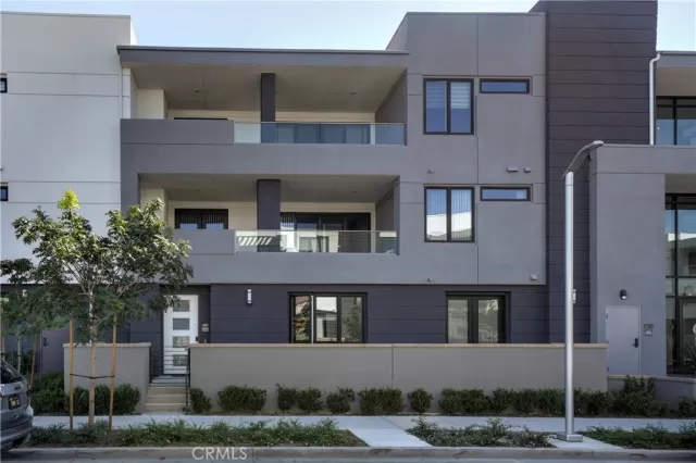 MLS: SW25230131 Condo For Sale