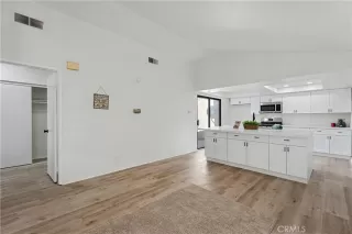 Photo #2: SW26013016 Listing 