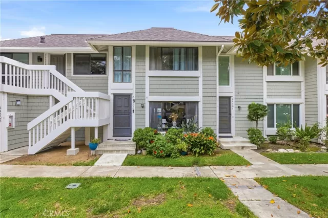 MLS: SW26066369 Condo For Sale