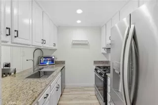 Photo #3: SW26076168 Listing 