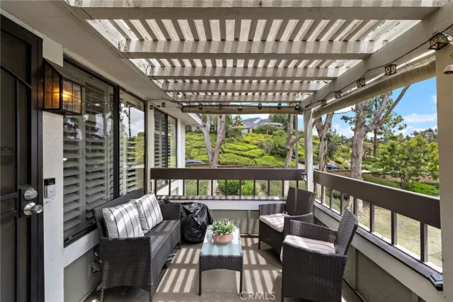 MLS: SW26115477 Condo For Sale