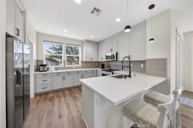 MLS: SW26123791 Condo For Sale