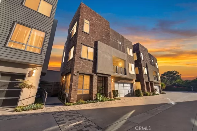 MLS: SW26138809 Condo For Sale