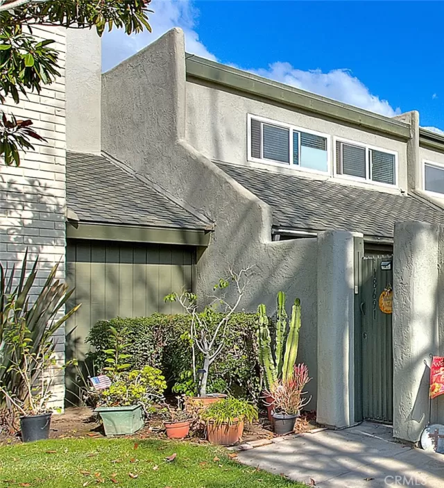 MLS: TR22221644 Condo For Sale