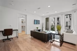 Photo #4: TR22242529 Listing