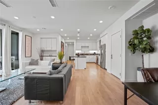 Photo #6: TR22242529 Listing