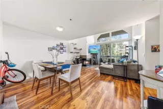 Photo #4: TR23025351 Listing 