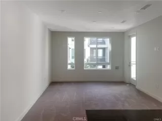 Photo #3: TR23059462 Listing