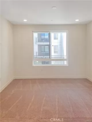 Photo #4: TR23059462 Listing