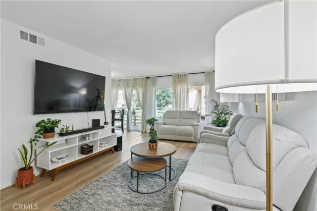 MLS: TR23086001 Condo For Sale