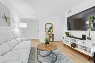 Photo #3: TR23086001 Listing 