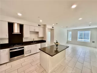 Photo #3: TR23114785 Listing