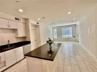 Photo #6: TR23114785 Listing