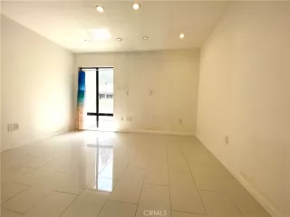 Photo #5: TR23141493 Listing 