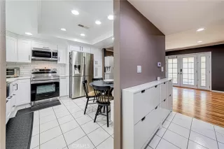 Photo #6: TR23147118 Listing 