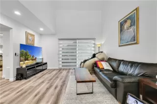 Photo #4: TR23148684 Listing 