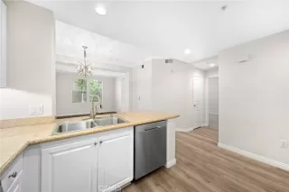 Photo #5: TR23162867 Listing 