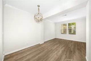 Photo #6: TR23162867 Listing 