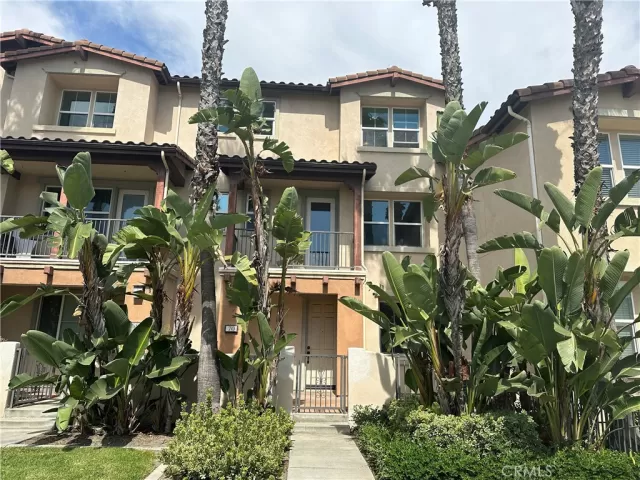 MLS: TR23184380 Condo For Sale