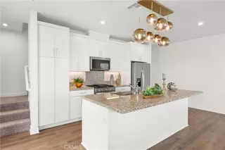 Photo #5: TR24112900 Listing 